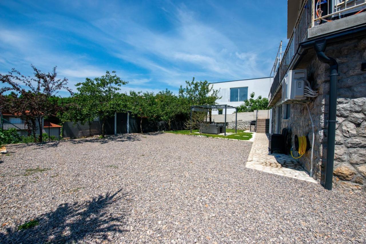 Apartman Noa Кастав Екстериор снимка
