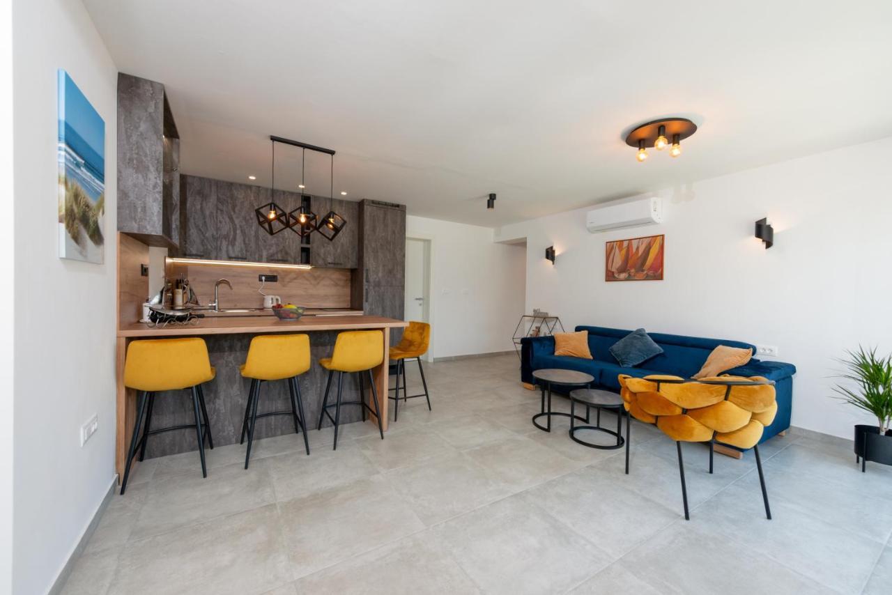 Apartman Noa Кастав Екстериор снимка
