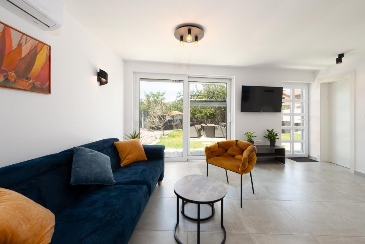 Apartman Noa Кастав Екстериор снимка